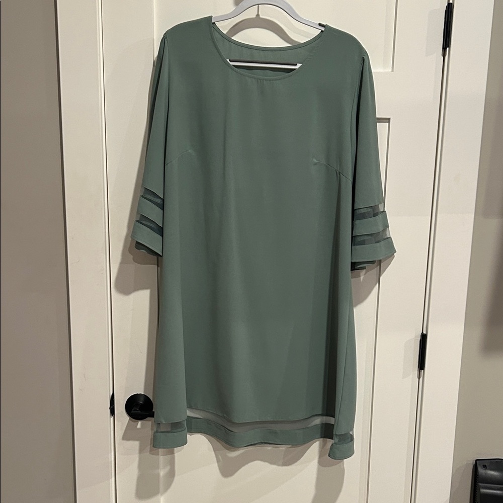 Elegant Green Midi Dress